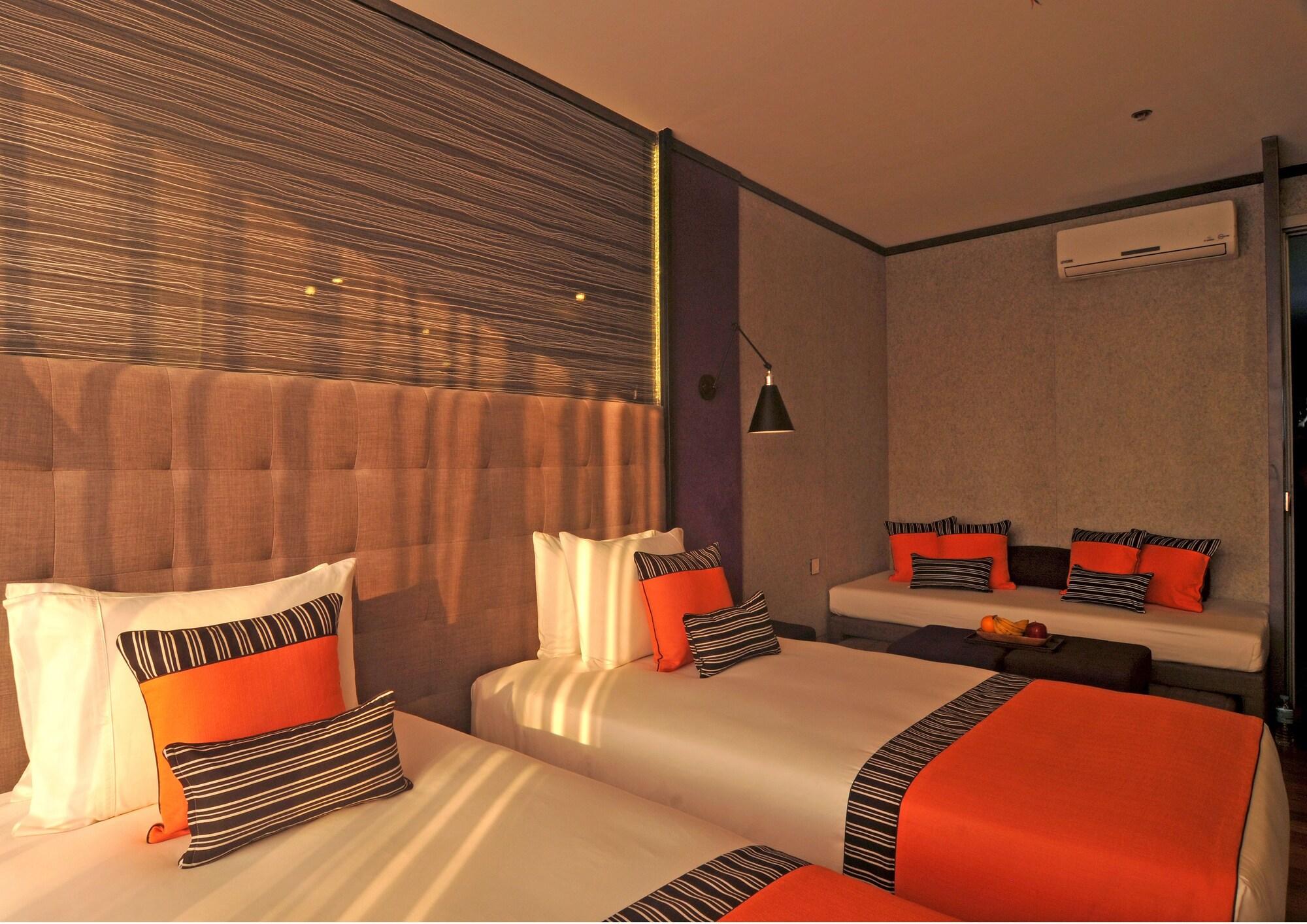 Hive Hotel Quezon City Exterior foto