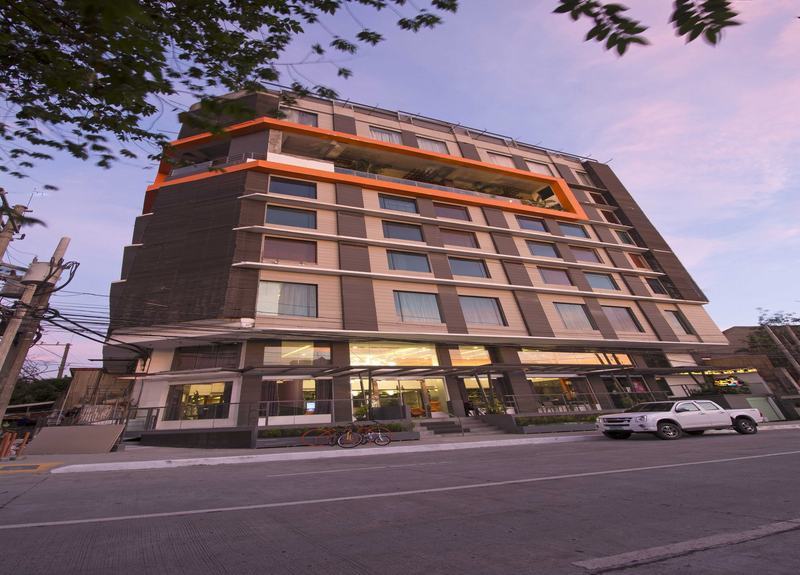 Hive Hotel Quezon City Exterior foto